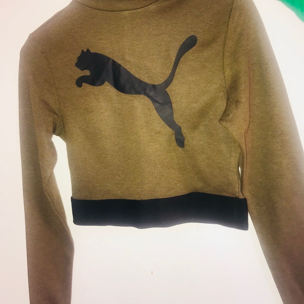 Puma top